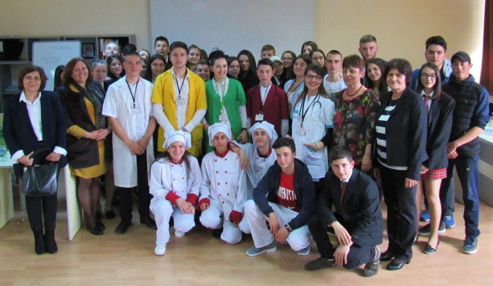 Виртуозна класноурочна „симфония“  създадоха учениците и учителите по природни науки в НПГ „Д.Талев“