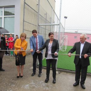 В две нови модерни открити спортни площадки ще тренират възпитаниците на Неврокопска професионална гимназия „﻿Д.талев“