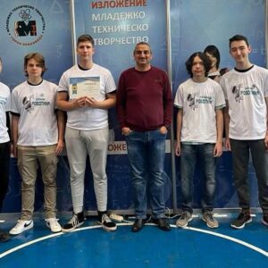 Отборът по роботика на НПГ с I-во място в престижното Национално състезание “Младежко техническо творчество”