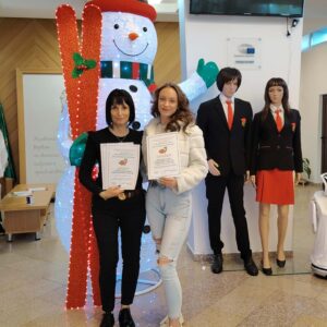 Христина Лазарова от 9 „г“ клас с престижно отличие в Националния конкурс „Златна есен – плодовете на есента“ Христина Лазарова от 9 „г“ клас с престижно отличие в Националния конкурс „Златна есен – плодовете на есента“