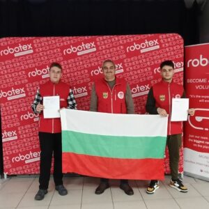 Отборът по състезателна роботика на НПГ постигна изключителен успех при своето първо участие на финали на Световно първенство.
