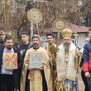 Ученици от НПГ взеха участие в честването на Богоявление