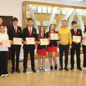 Първо място за ученици от НПГ на състезанието по информационни технологии “ IT Знайко“ Първо място за ученици от НПГ на състезанието по информационни технологии “ IT Знайко“