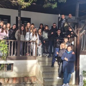 Предпразничен поход по стъпките на героите! Предпразничен поход по стъпките на героите!