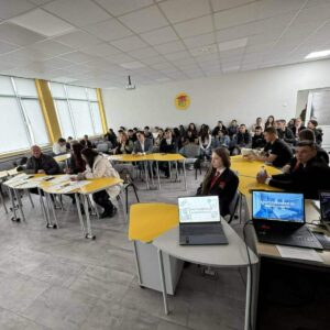 В НПГ се проведе вдъхновяващ училищен хакатон по програмиране